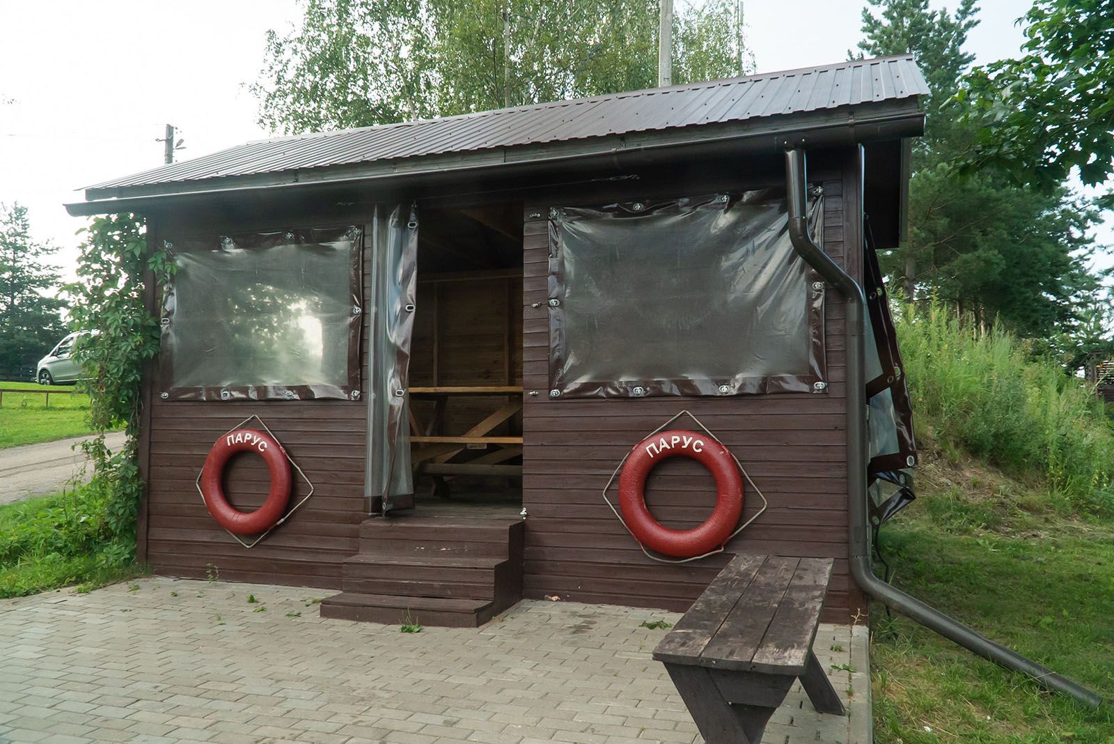 Отдых у воды в беседке "КРУГИ"